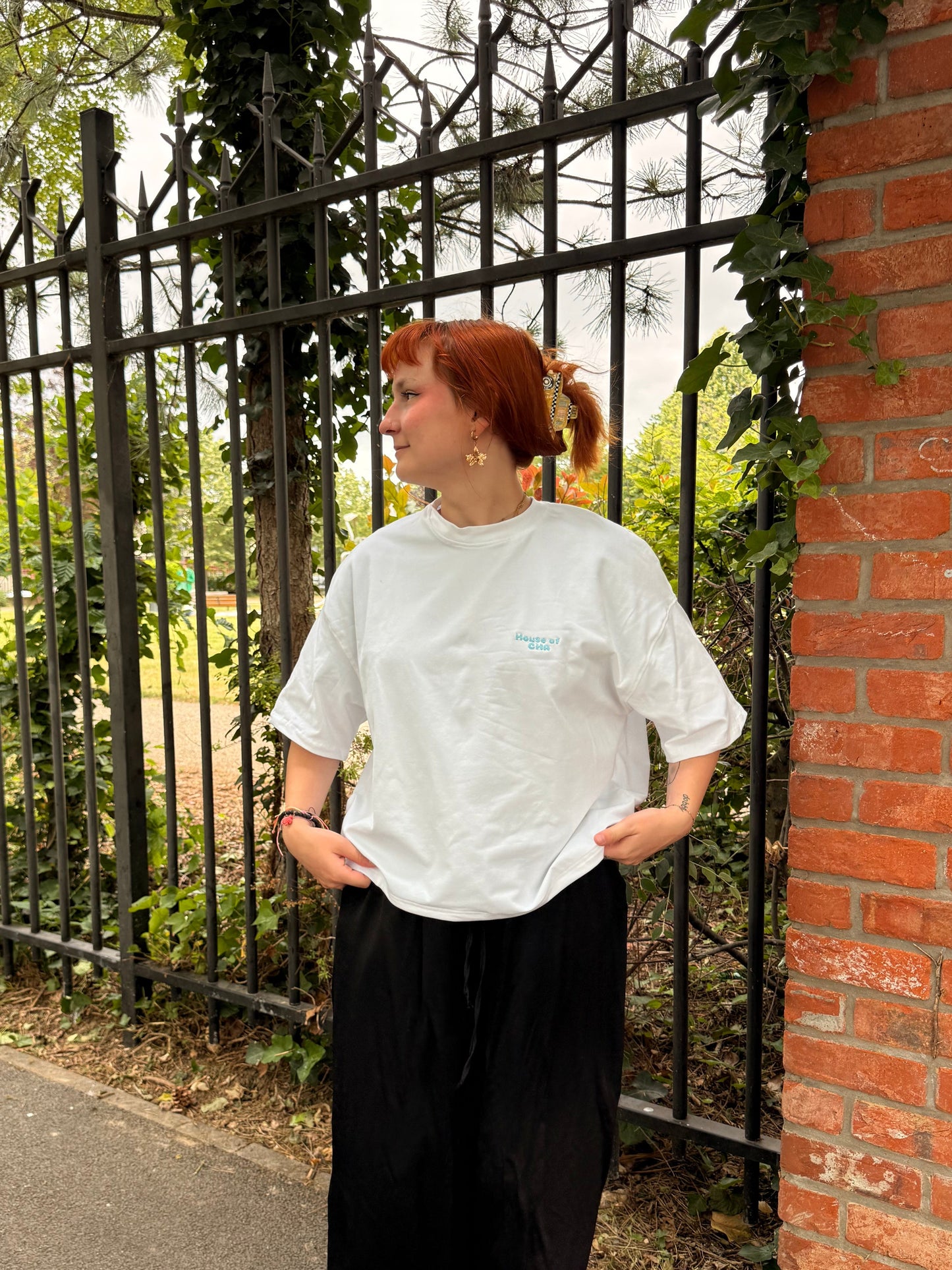 T-shirt lady surprise