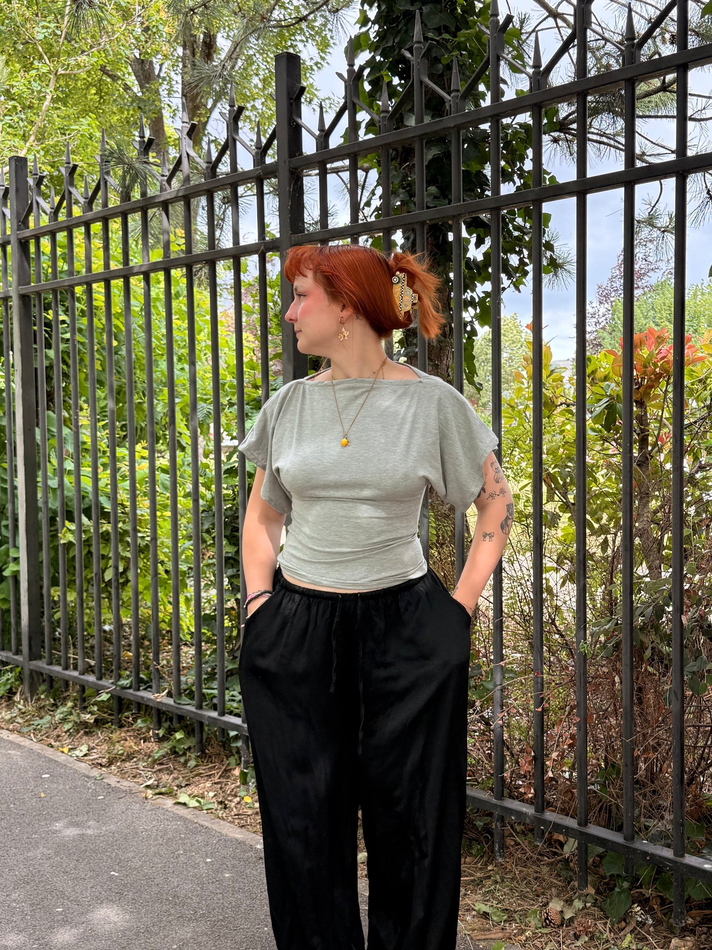 Top isée gris