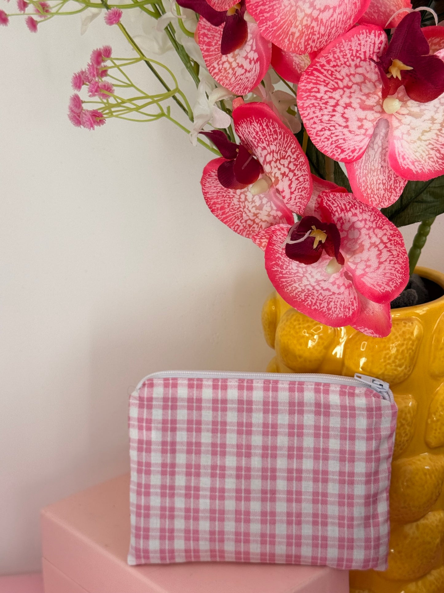 pochette carreaux roses
