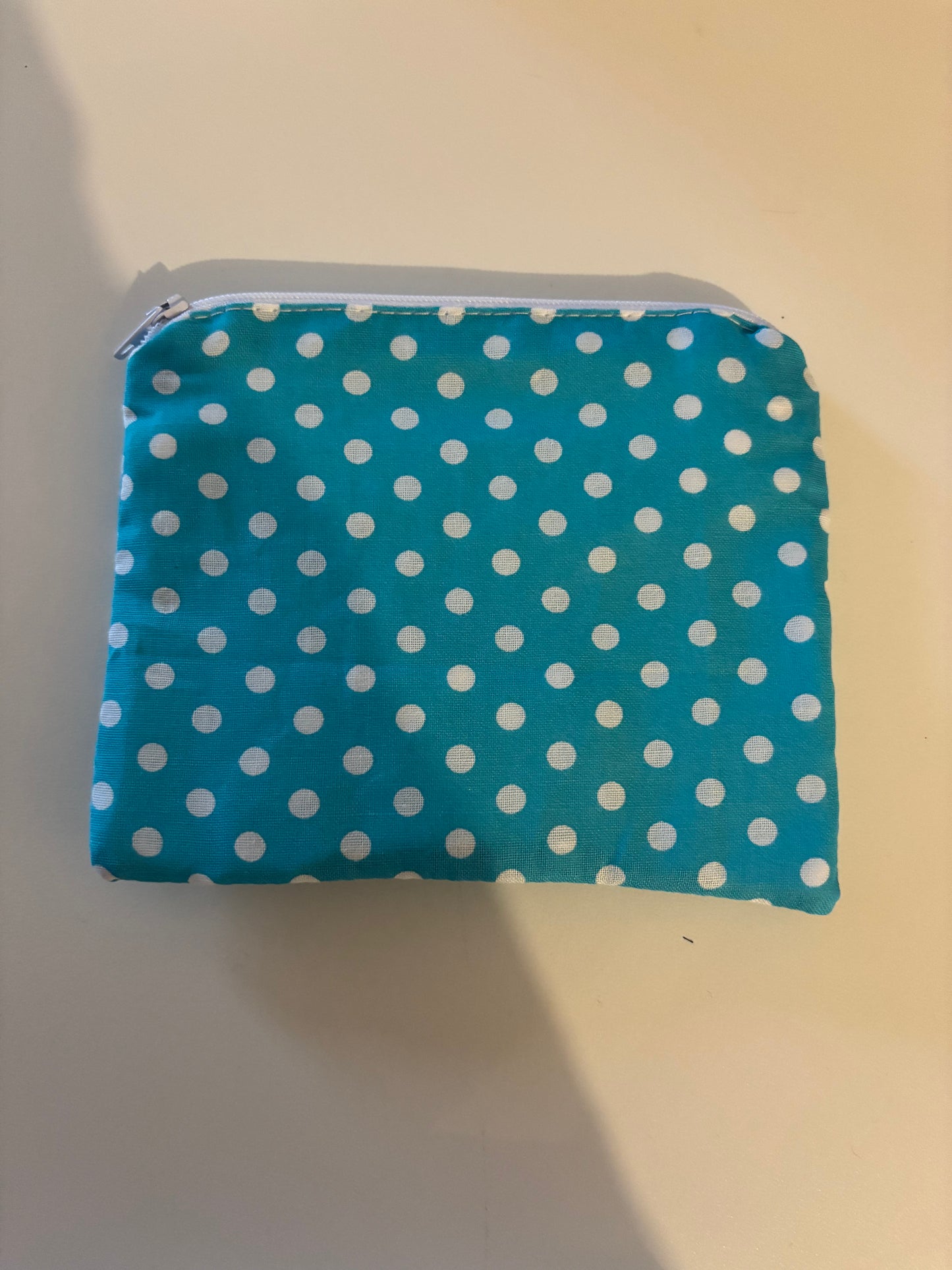 pochette à zip pois bleu