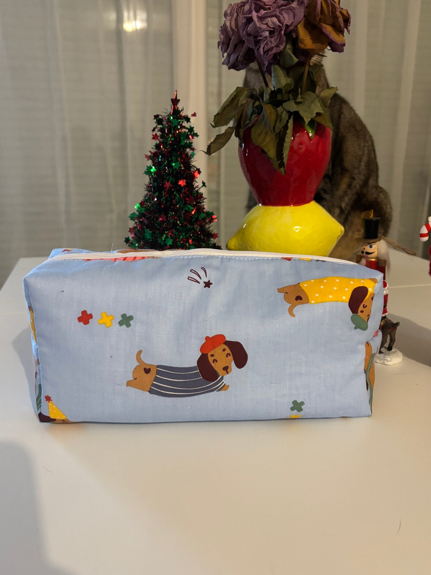 trousse de toilette/ maquillage molletonné teckel