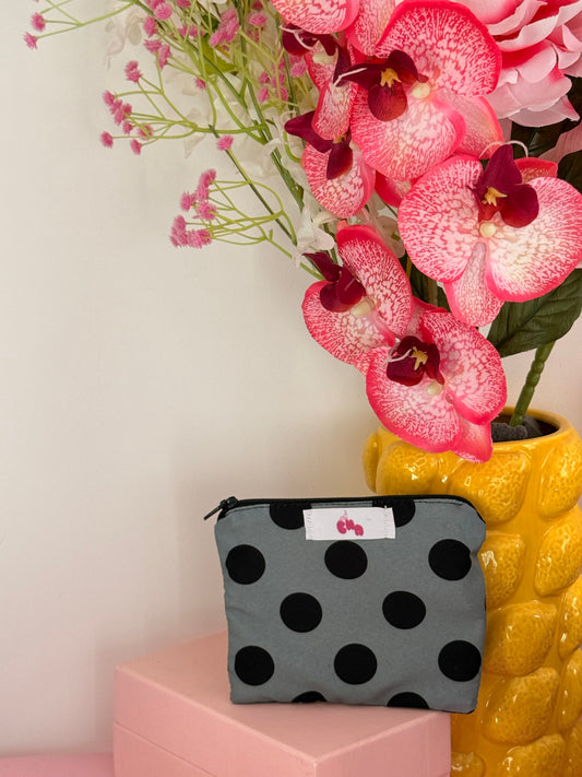pochette bleu pois noir