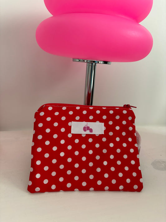 pochette à zip rouge à pois