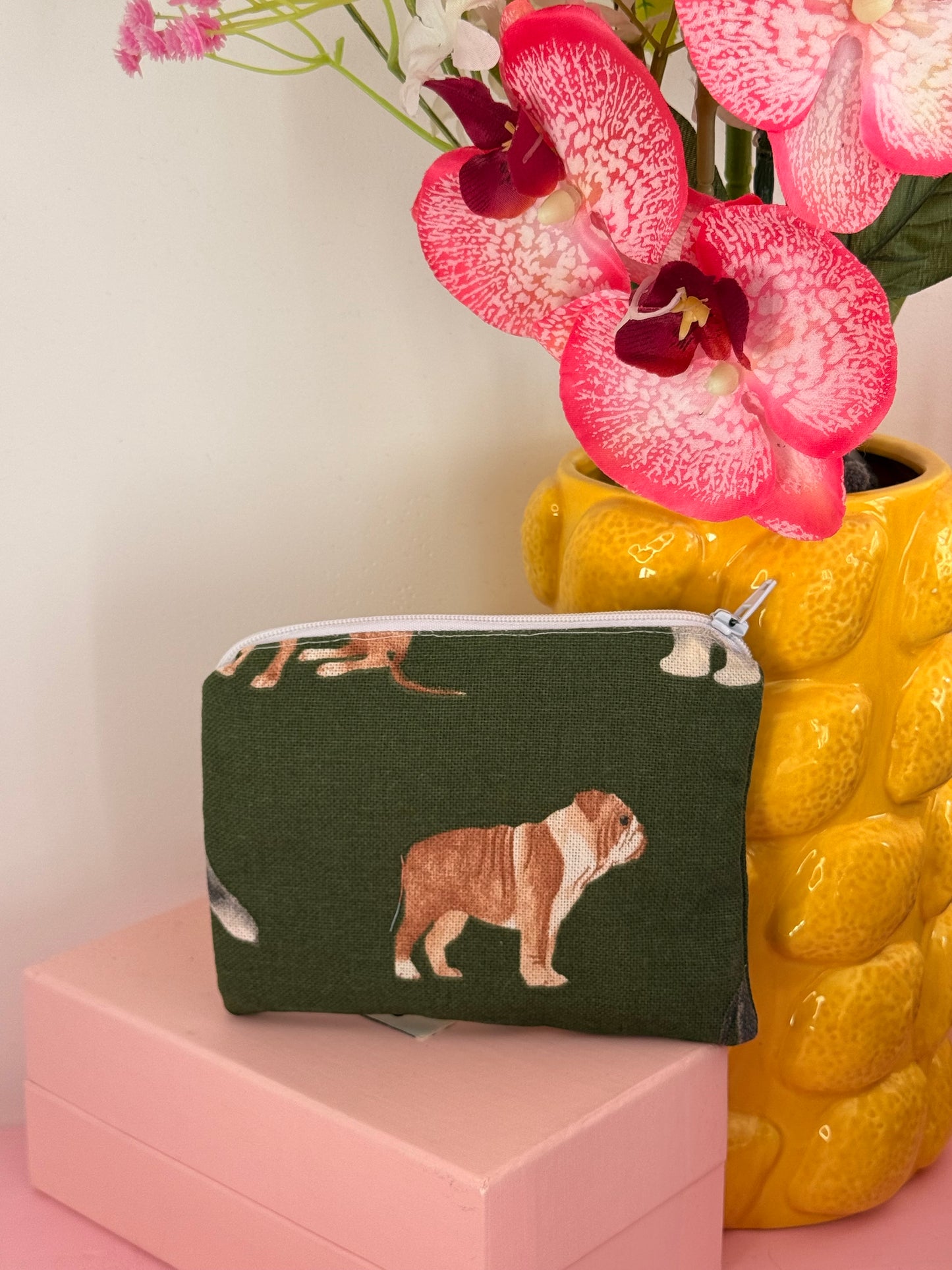 pochette chien kaki