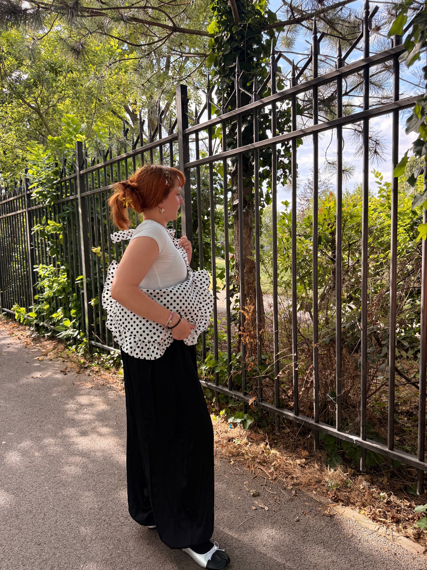 Sac bandoulière blanc pois noir