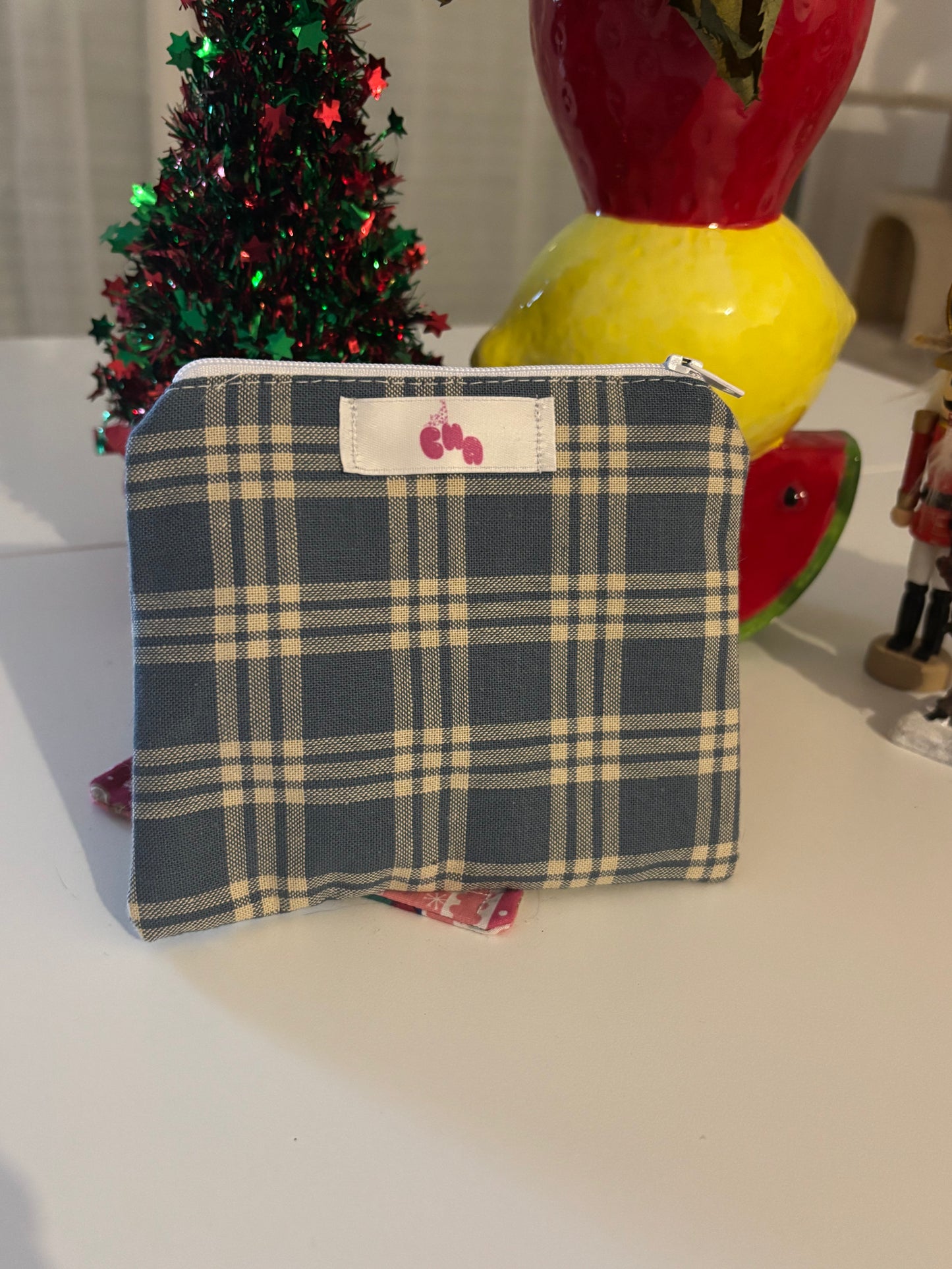 pochette à zip carreaux bleu