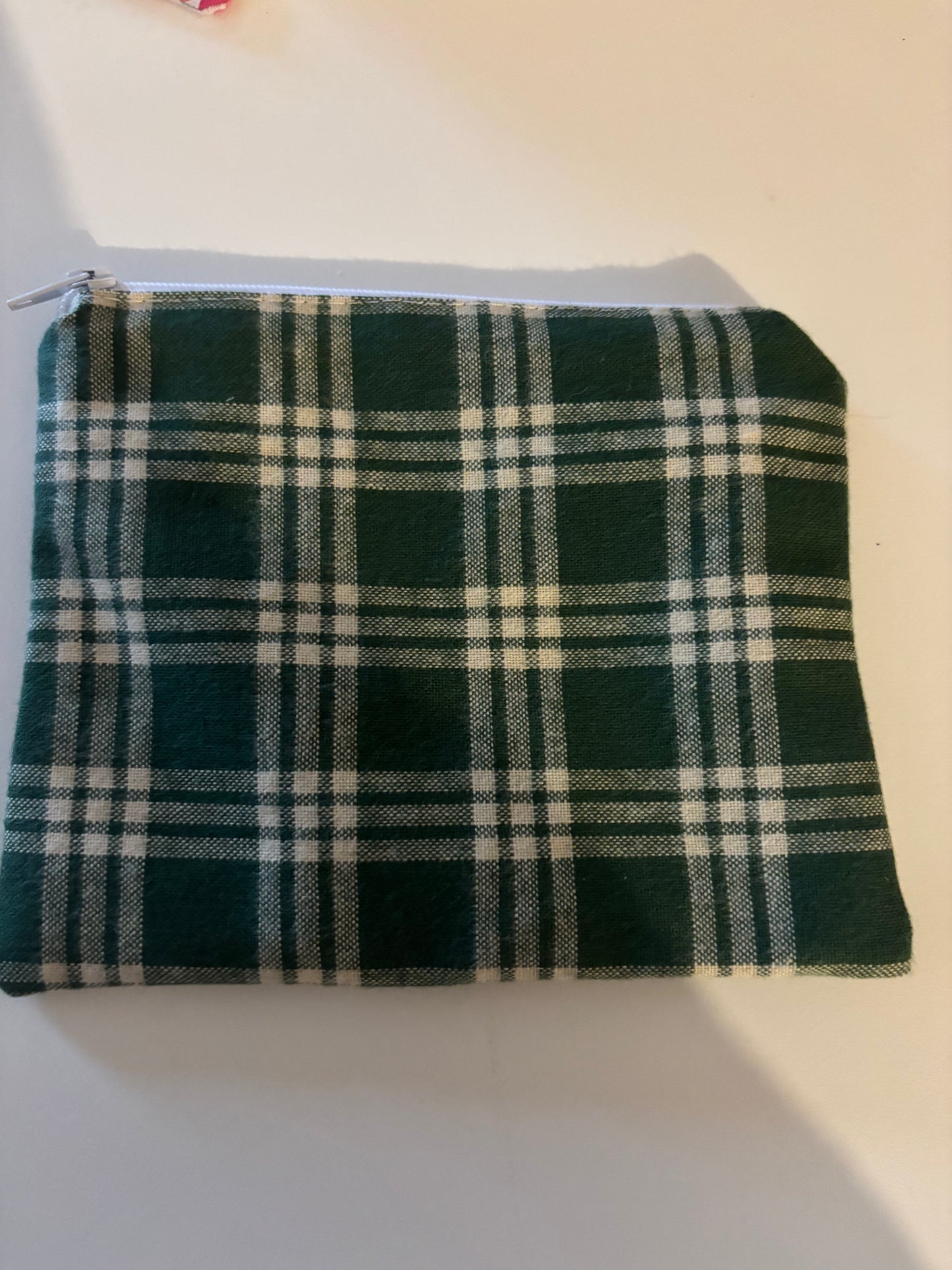 pochette à zip carreaux vert